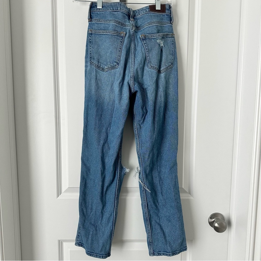 Hollister Ultra High Rise Vintage Straight Light Distressed Wash - Picture 3 of 5